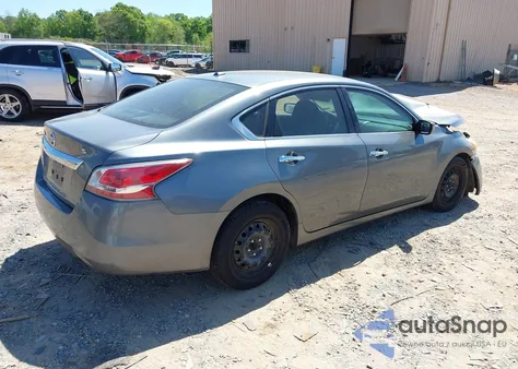 2015 Nissan Altima 2.5/2.5 S/2.5 Sl/2.5 Sv из США, поврежденный, VIN 1N4AL3AP3FN382051